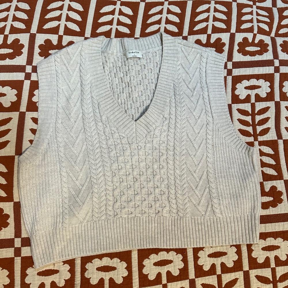Aritzia Babaton Emporia Cable-knit Merino Wool Sweater Vest L NWOT - Picture 5 of 8
